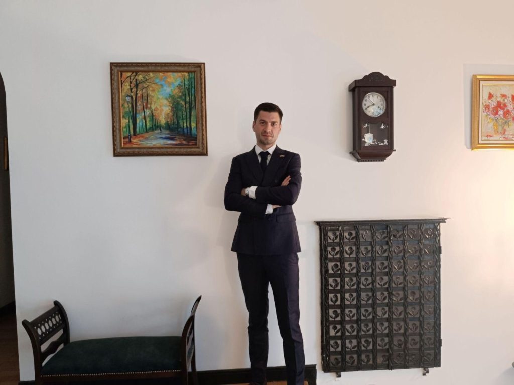 Rezultatele lui Mihai Popa în închirierea totemurilor digitale EkoGroup